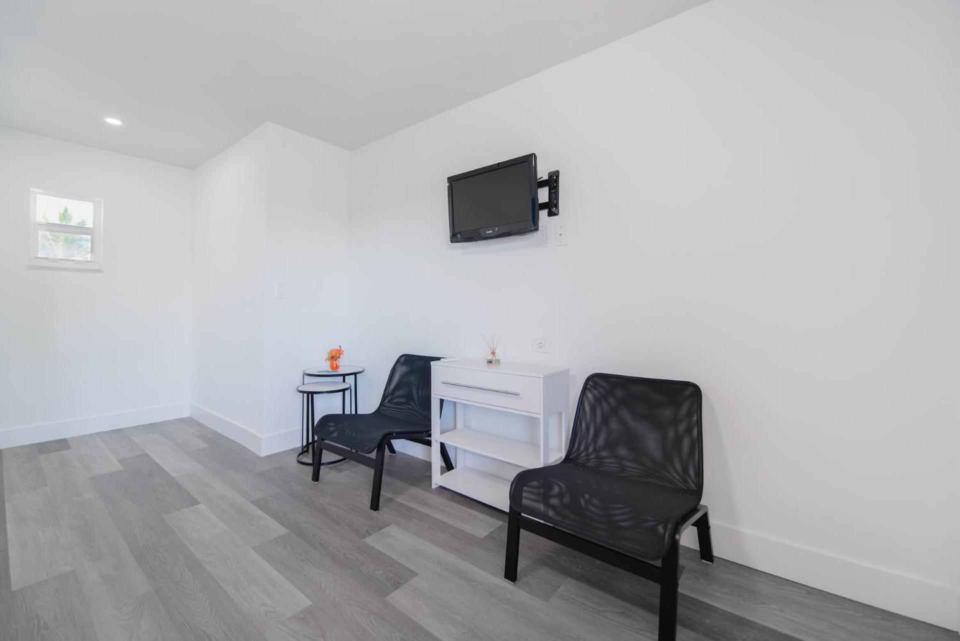 הוליווד Serene Studio By The Beach With Pool - M34 מראה חיצוני תמונה